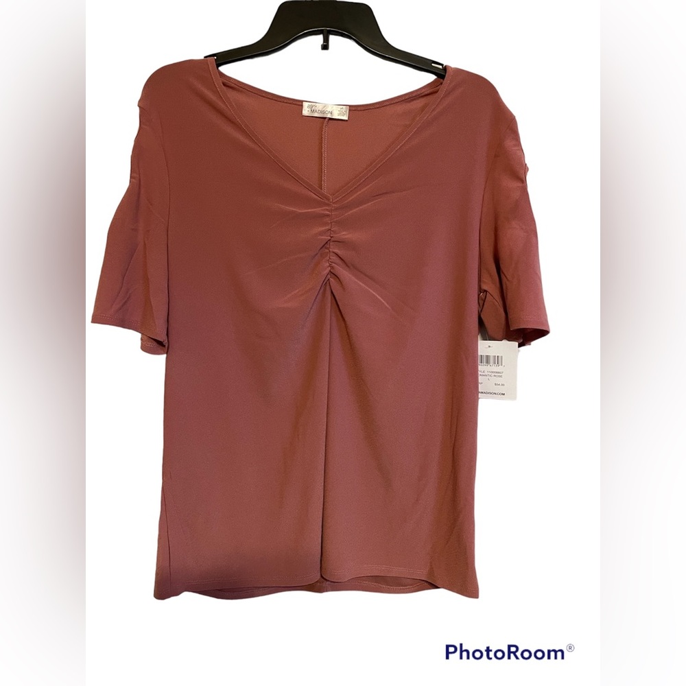 NWT 89th & Madison Women’s size L blouse with open shoulders 😍🤩
